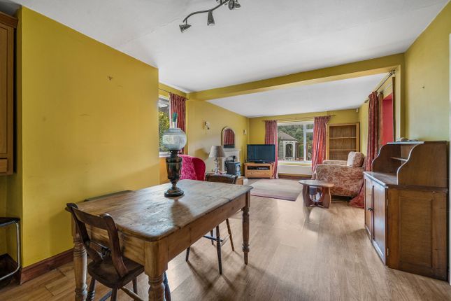 43, Nursery Drive, Stroud photo 4