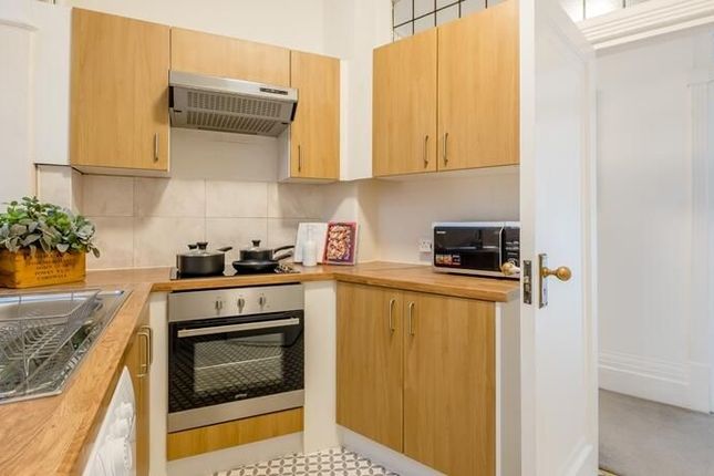 Strathmore Court, london photo 5