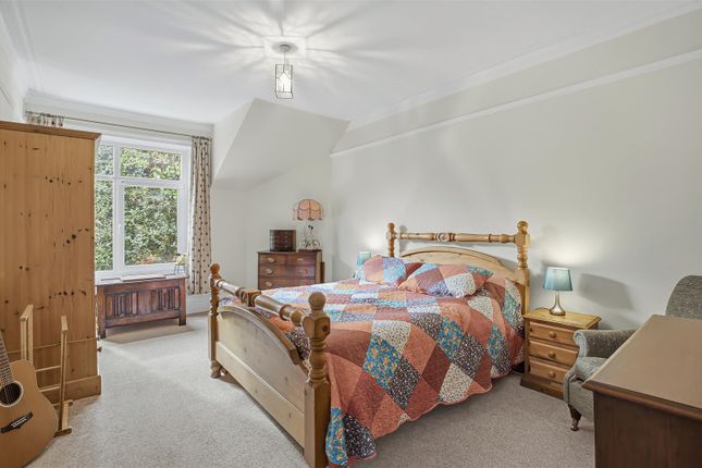 2, Brooklands Court, Otley photo 4