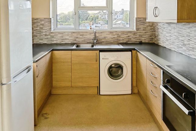 111A, Fencepiece Road, Ilford photo 4