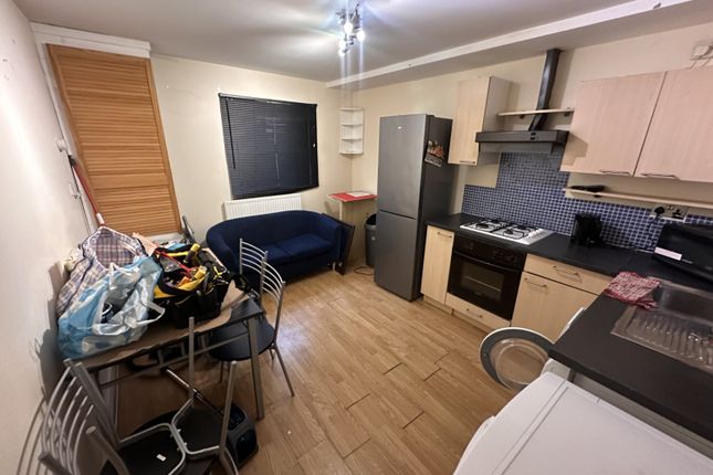 30, Kelso Heights, Leeds photo 2