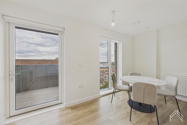 Damselfly Heights, 4 Teal Road, ILFORD photo 4
