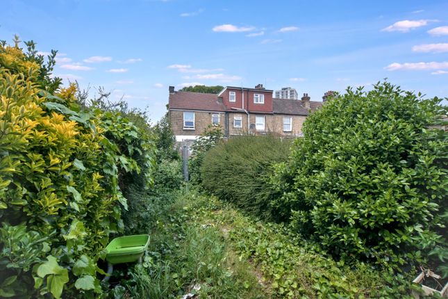 39 Caraway Close, Plaistow, London, E13 8Pn