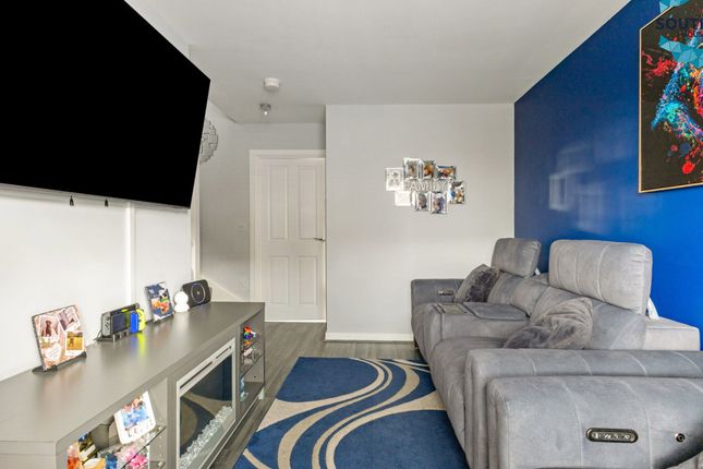 Little Coundon Close, West Midlands, Coventry photo 3