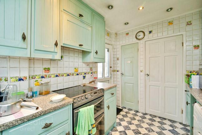 271, Fell Lane, Keighley photo 3