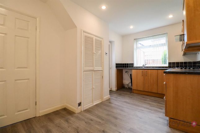 4, Newlands Drive, Sheffield photo 4