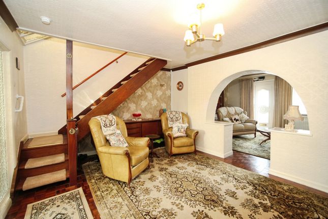 21, Lewis Street, Caerphilly photo 3