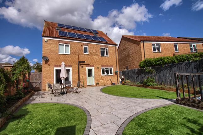 13, Galava Walk, Ingleby Barwick photo 2