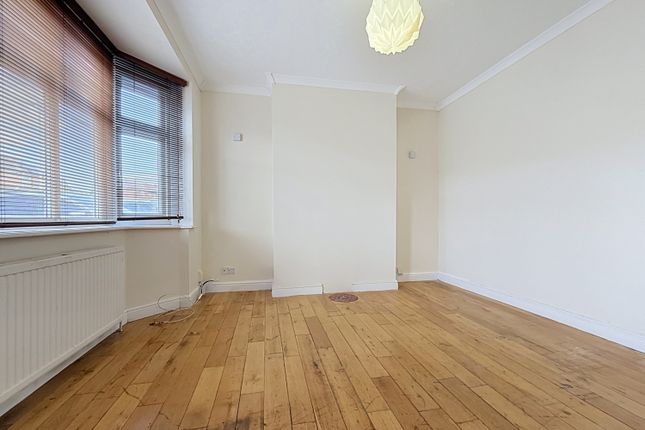 10, Fieldhouse Road, Leicester photo 2