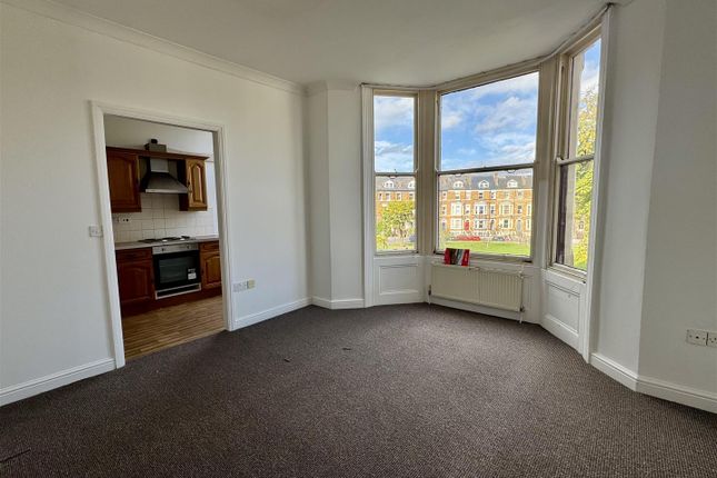 Flat 3, 40, Albemarle Crescent, Scarborough photo 2