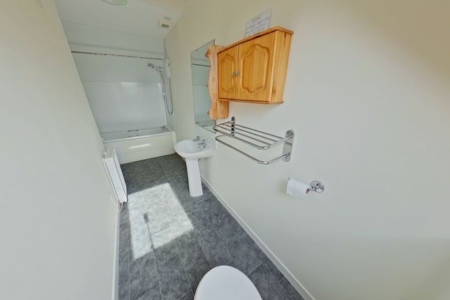 6 Oldfield House, Burnett Place, Thurso photo 4