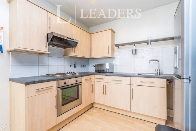 Flat 7, Canute Castle, Southampton photo 2