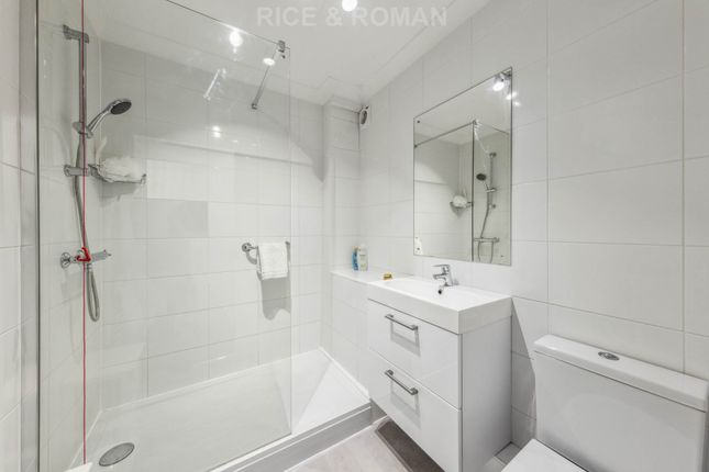 11 Alexandra Lodge, Monument Hill, Weybridge photo 4