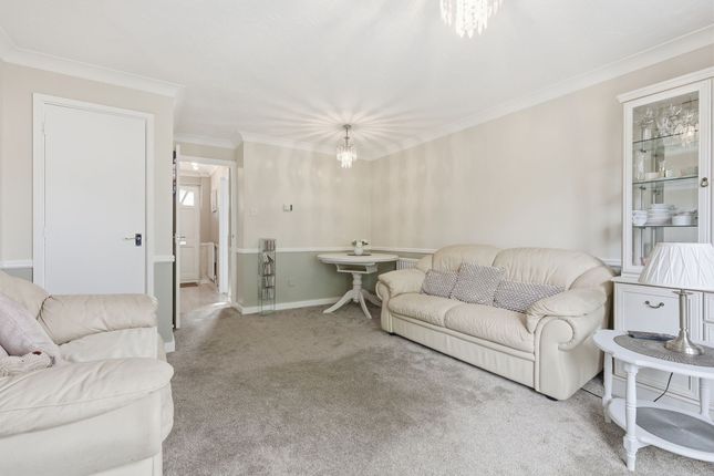 22 Westminster Gardens, London photo 4