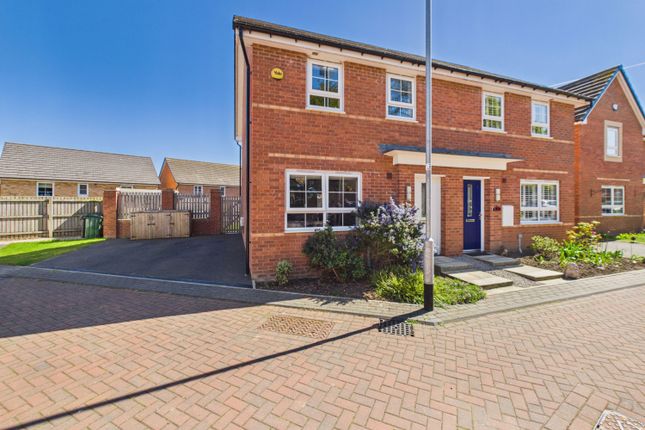 4, Whitecross Grove, Leeds photo 2