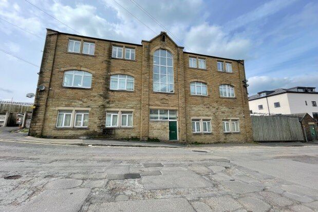 Thumbnail Property to rent in Well Lane, Batley