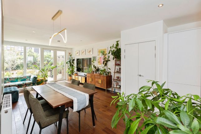 72, Abercrombie Road, London photo 3