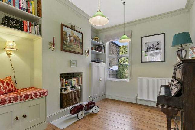 68, Gosterwood Street, London photo 3