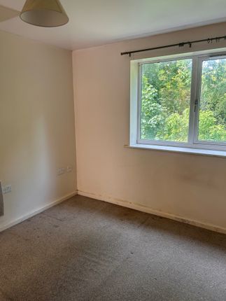 17, Yalland Close, Bristol photo 5