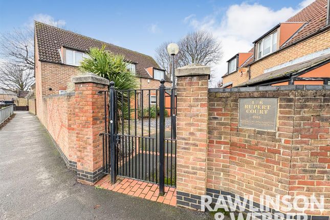 2-bed terraced on 5, Rupert Court, West Molesey, £425,000