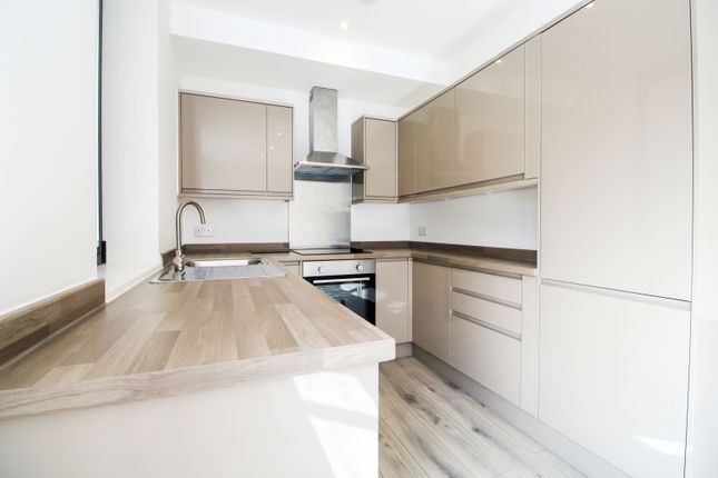 Uxbridge Road, West Ealing photo 5