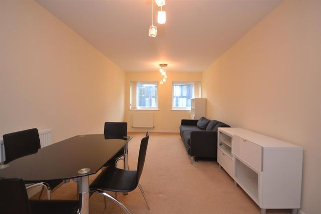 25 Thorney House, Drake Way, Reading photo 2