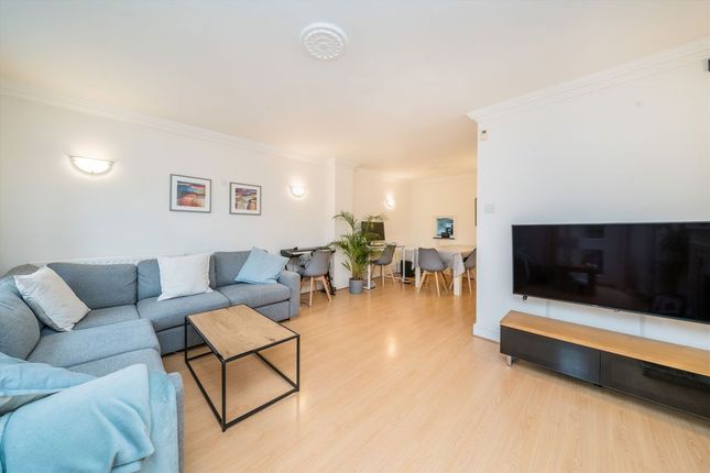 16, Harvest Lane, Thames Ditton photo 4