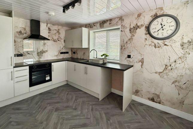 28, Recreation Road, Mansfield photo 2