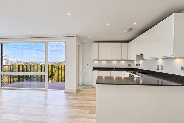 Flat 102 Abbotsford Court 3, Lakeside Drive, Greater London photo 4