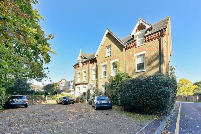 Thumbnail Flat to rent in Brackley Road, Beckenham, Kent
