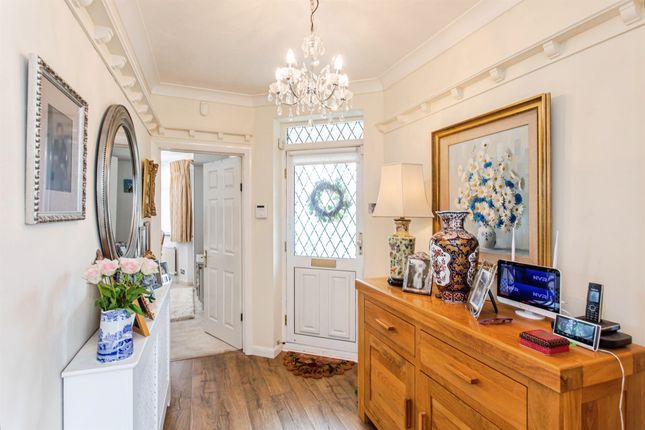 34, The Ryde, Leigh-On-Sea photo 4