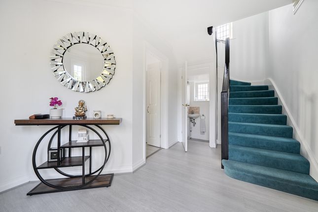 6, Watling Knoll, Radlett photo 4