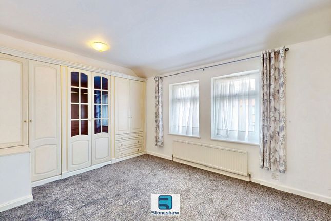 17 Monmouth Road, Dagenham photo 4