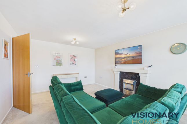 18 Merlin Court Nightingale Walk, Burntwood photo 3