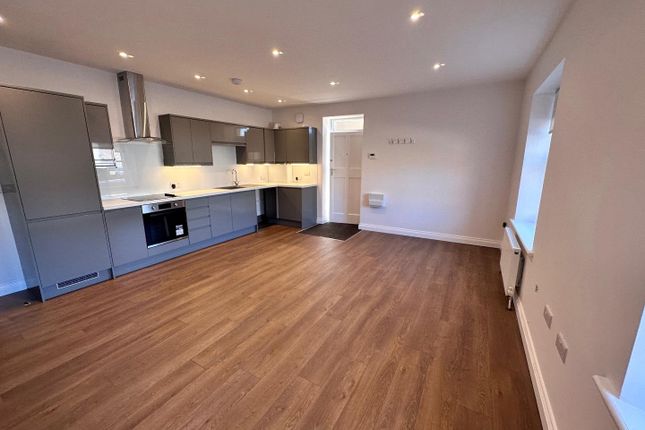 Flat 1, 8, Dowker Street, Huddersfield photo 2