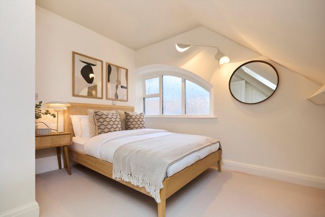 19, Macroom Road, London photo 4