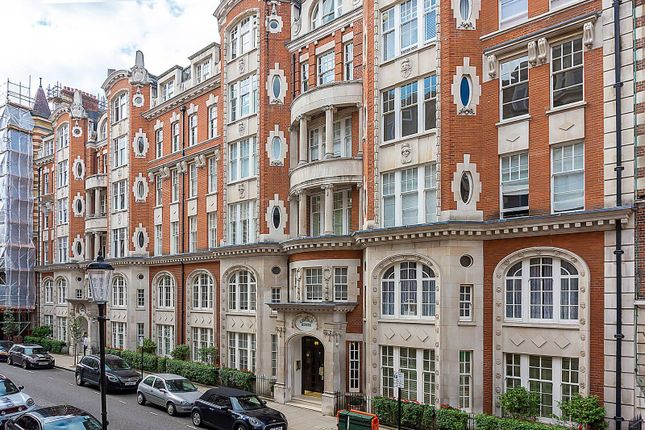 3-bed flat on Basil Street, Knightsbridge, £2,950,000