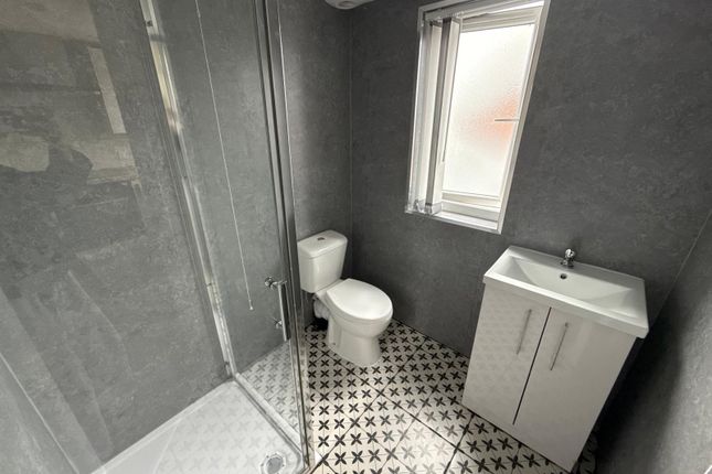 Flat 4 346-348,, Blackpool Road, Preston photo 5