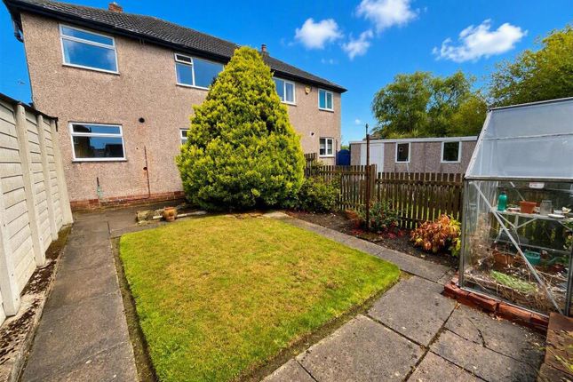67, Warrenside, Huddersfield photo 2