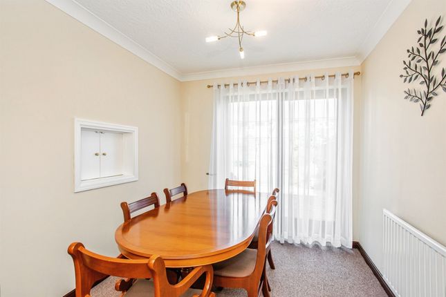 5, Sutherland Place, Wickford photo 4