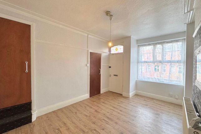 66, Sutherland Mount, Leeds photo 2