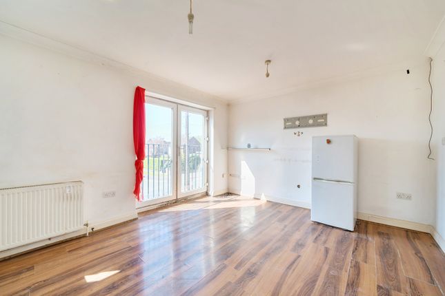 Flat 9, Bina Court, 2, Rickmansworth Road, Northwood photo 2