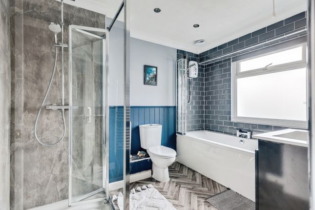 6, Gainsborough Avenue, Hungerford photo 2