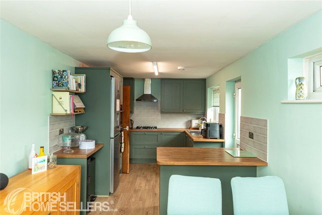 10, Longroyde Grove, West Yorkshire photo 4