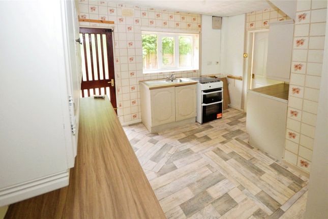 138, Westacre Crescent, West Midlands photo 4