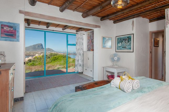 Apartment for sale in Oceanview Road, Rooi Els, Western Cape, 7196