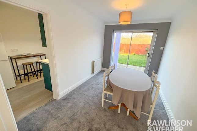 6, Lytcott Drive, West Molesey photo 4