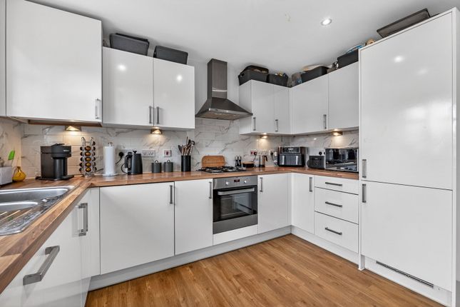4, Potter Meadows, Bedford photo 4