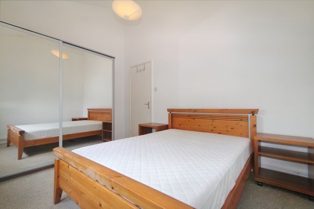 Flat for sale in Braybourne Close, North Uxbridge, Middlesex