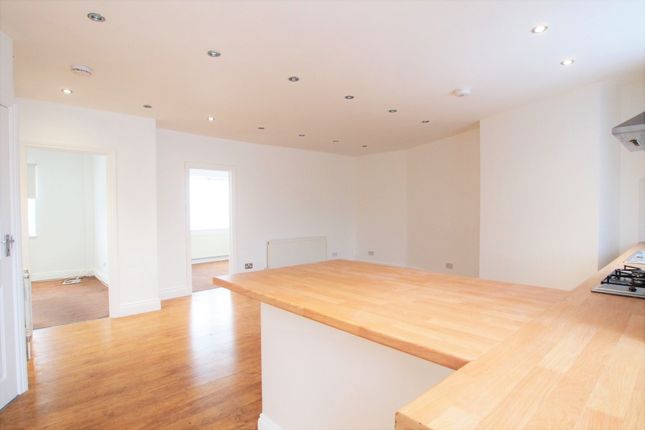 Flat to rent in Kingston Road, Ewell, Surrey